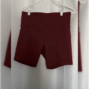Athleta Salutation Stash Pocket 7” Shorts